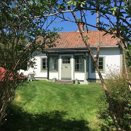Enkoeping Cottage מראה חיצוני תמונה